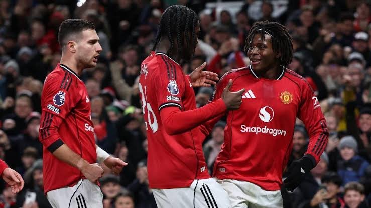 Manchester United vs Tottenham Hotspur — Old Trafford, Manchester