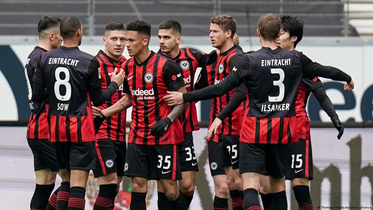Eintracht Frankfurt vs Bayer 04 Leverkusen — Deutsche Bank Park, Frankfurt am Main