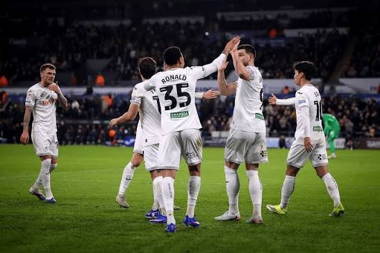 Swansea City vs Southampton — Swansea.com Stadium, Plasmarl