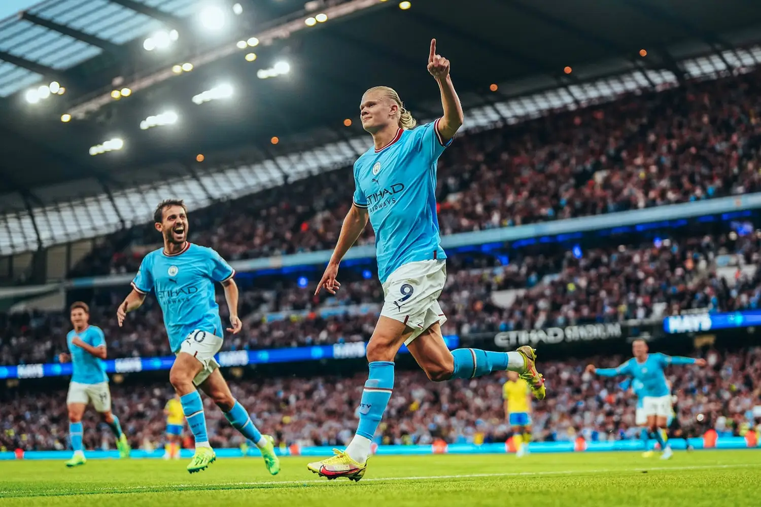 Manchester City vs Manchester United — Etihad Stadium, Manchester